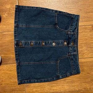 Jean skirt . Juniors.  Size 5